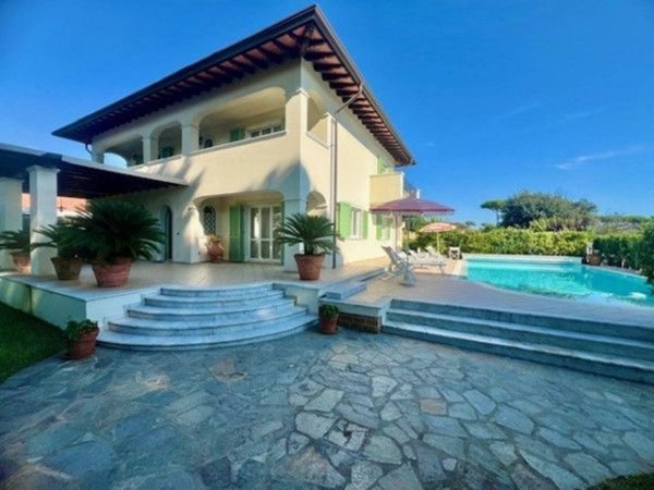 casa indipendente in affitto a Forte dei Marmi in zona Vittoria Apuana