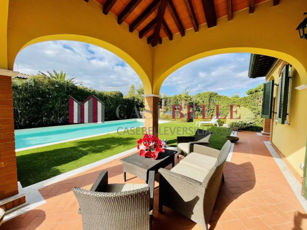 casa indipendente in affitto a Forte dei Marmi in zona Vittoria Apuana