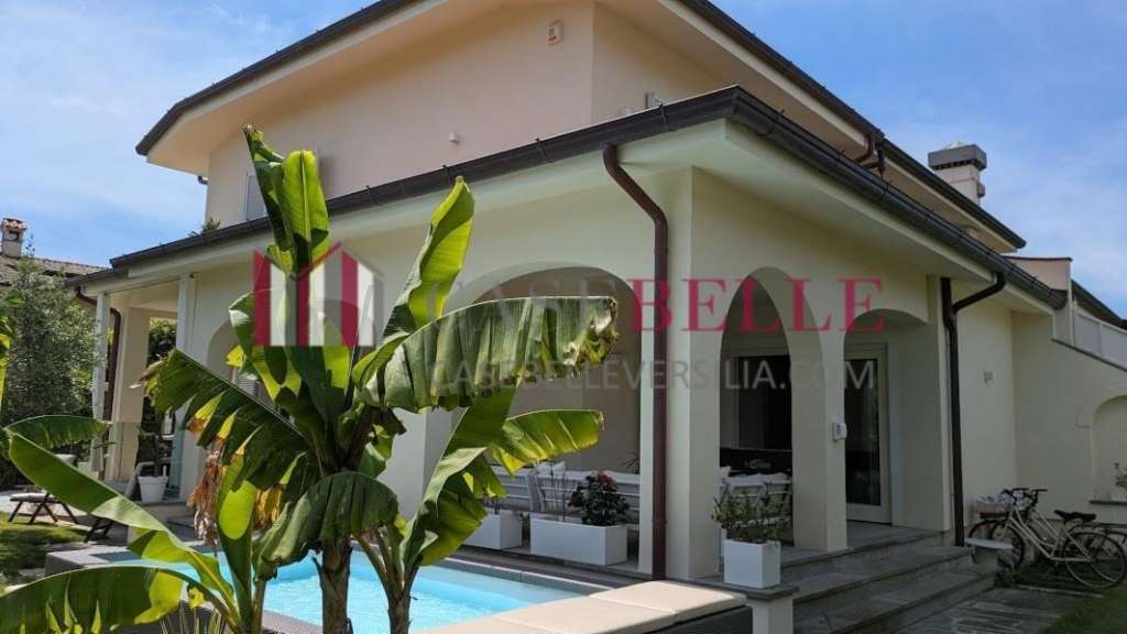 casa indipendente in affitto a Forte dei Marmi in zona Vittoria Apuana