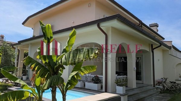 casa indipendente in affitto a Forte dei Marmi in zona Vittoria Apuana
