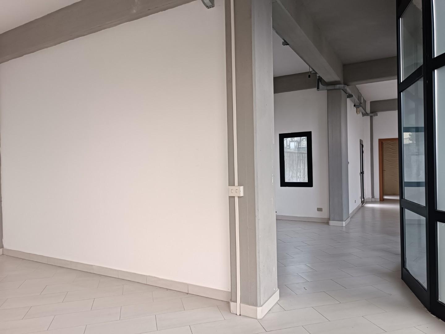 locale commerciale in affitto a Gallicano