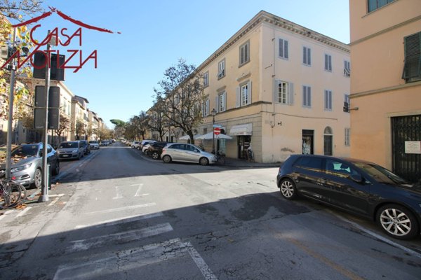 locale commerciale in affitto a Lucca in zona Centro Città