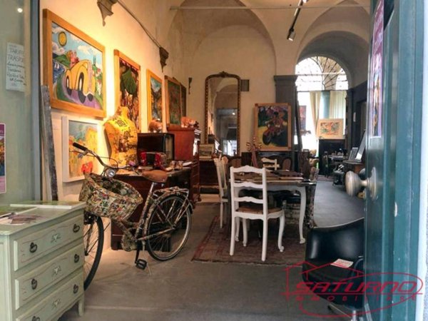 negozio in affitto a Lucca in zona Centro Città
