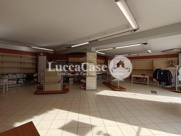 locale commerciale in affitto a Lucca in zona Sant'Anna