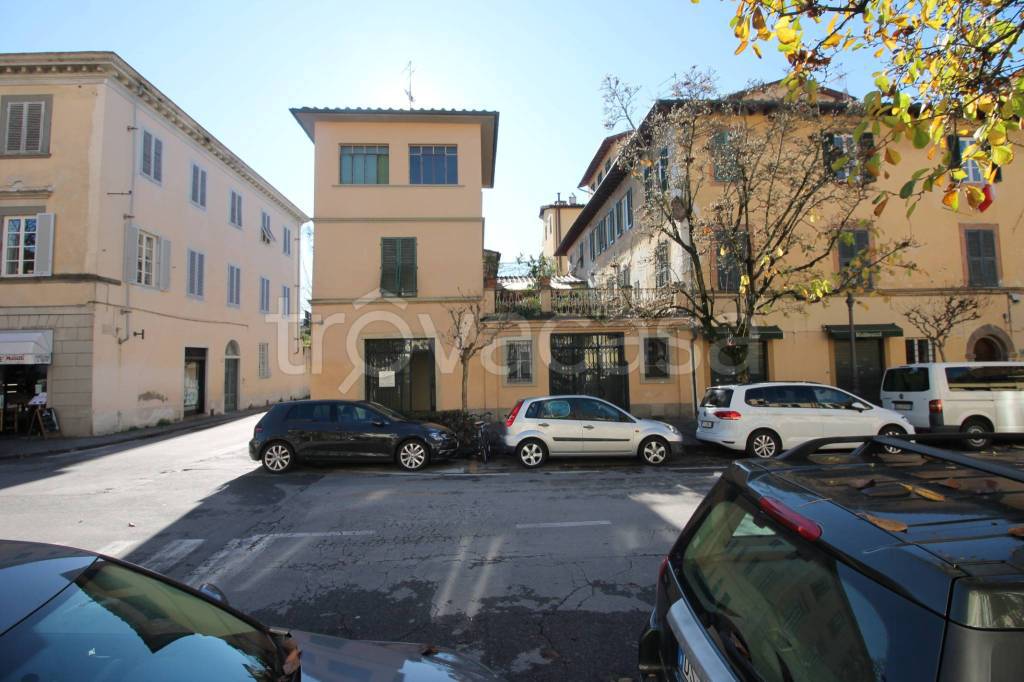 appartamento in affitto a Lucca in zona Centro Città