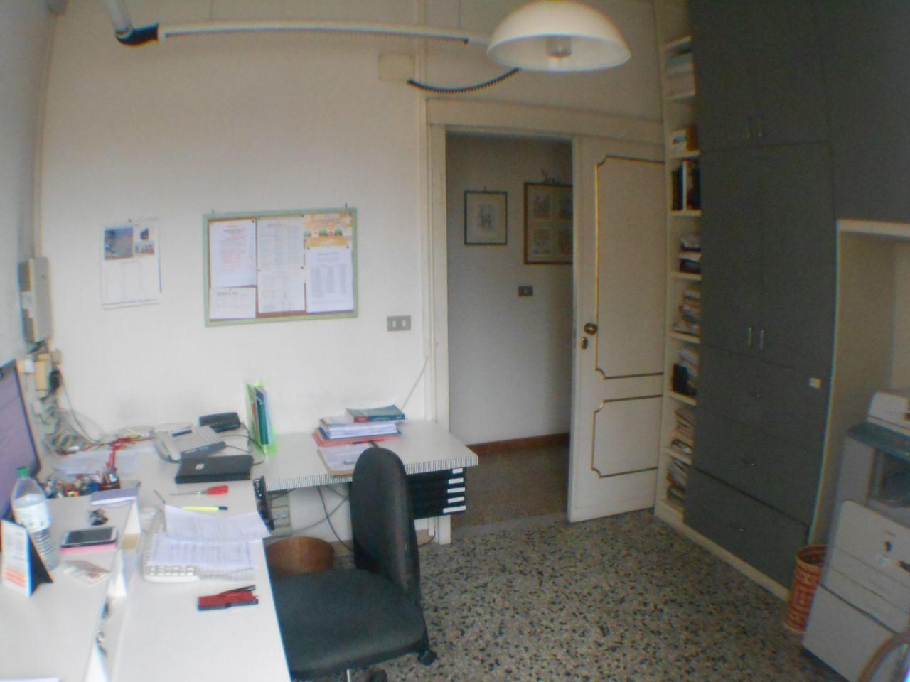 ufficio in affitto a Lucca in zona zona Arancio