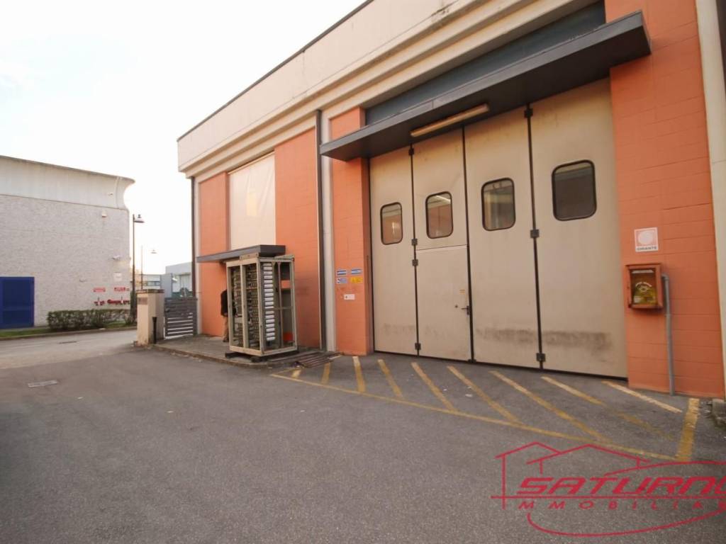 locale commerciale in affitto a Lucca in zona zona San Marco