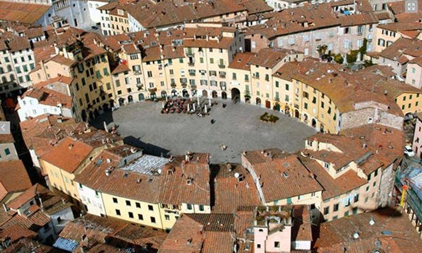 negozio in affitto a Lucca in zona Centro Città