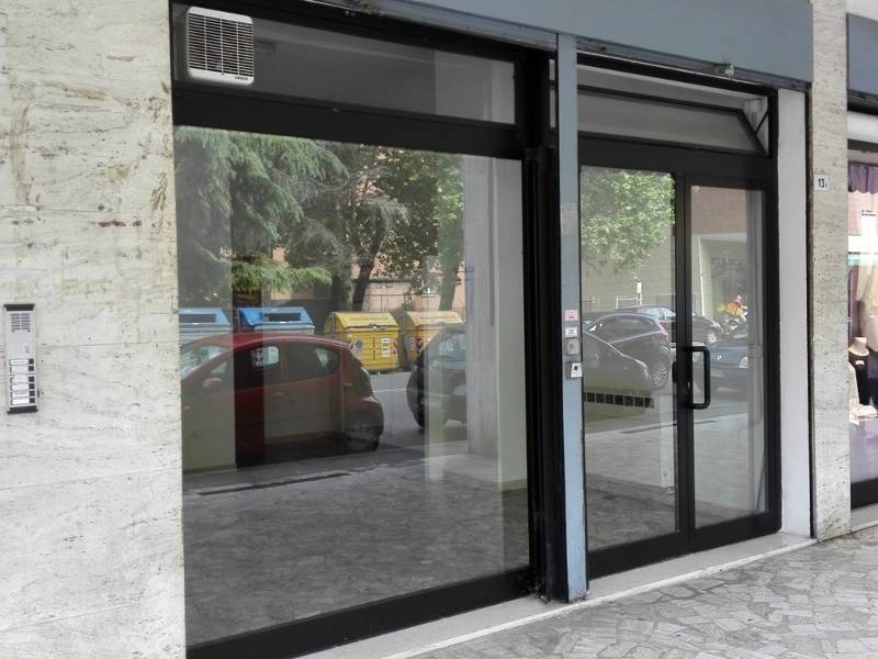 negozio in affitto a Lucca in zona zona SS. Annunziata