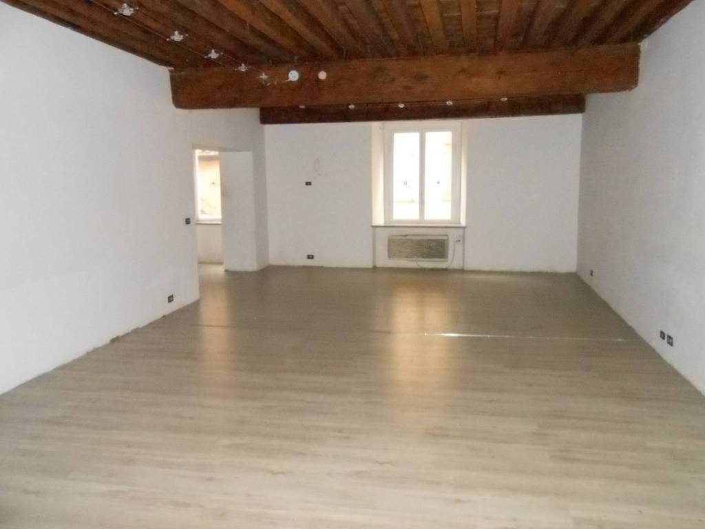 locale commerciale in affitto a Lucca in zona Sant'Anna