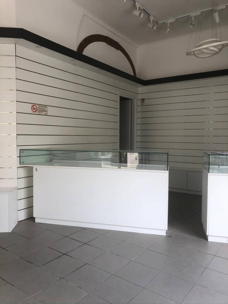 locale di sgombero in affitto a Lucca