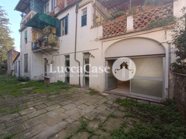 trivano in affitto a Lucca in zona zona San Vito