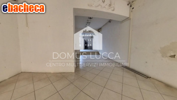 negozio in affitto a Lucca in zona Centro Città