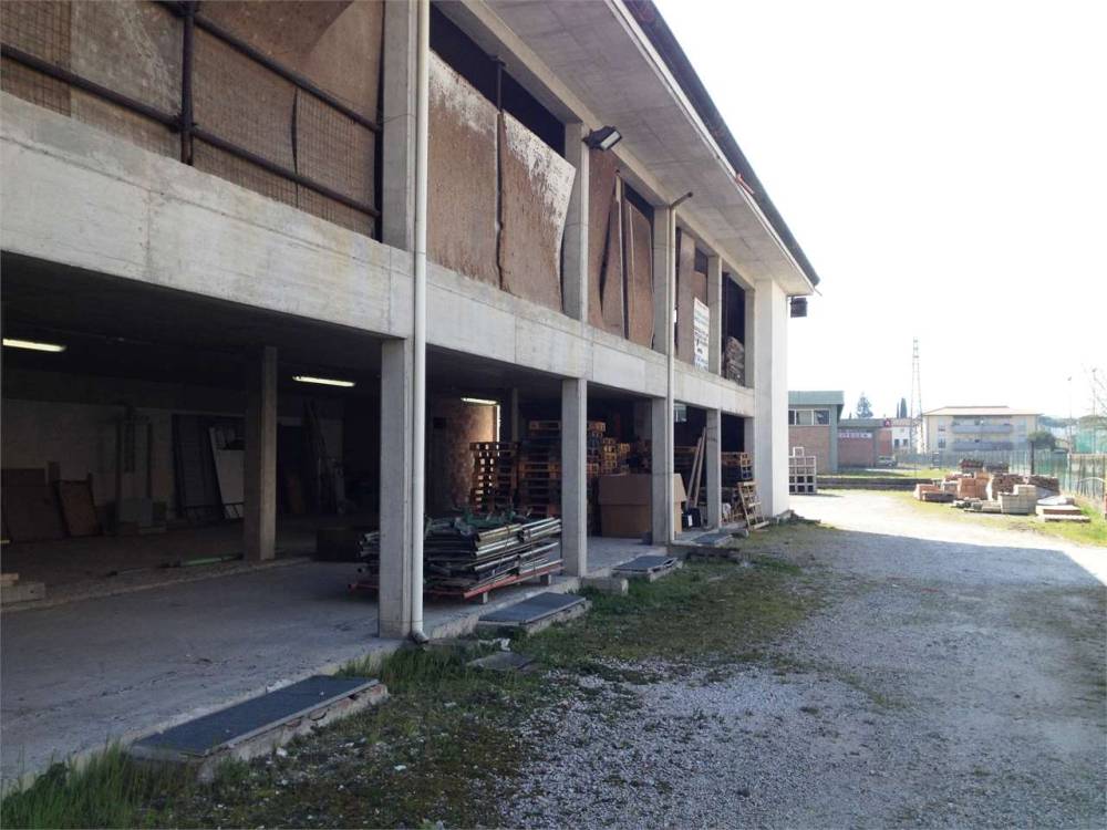 negozio in affitto a Lucca in zona Zona San Concordio