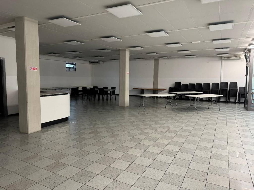 locale commerciale in affitto a Lucca in zona Centro Città