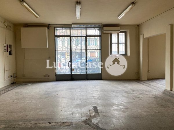 locale commerciale in affitto a Lucca in zona Centro Città