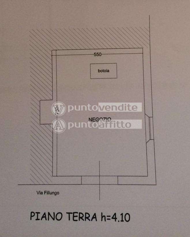 negozio in affitto a Lucca in zona Centro Città