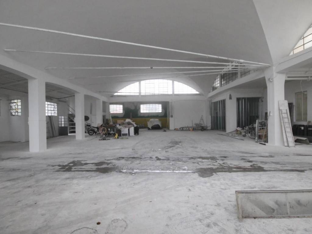 locale commerciale in affitto a Lucca in zona Picciorana