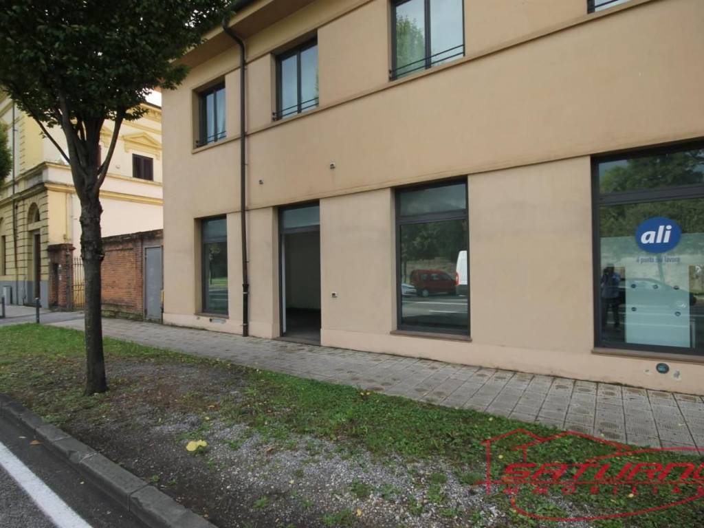 locale commerciale in affitto a Lucca in zona Zona San Concordio
