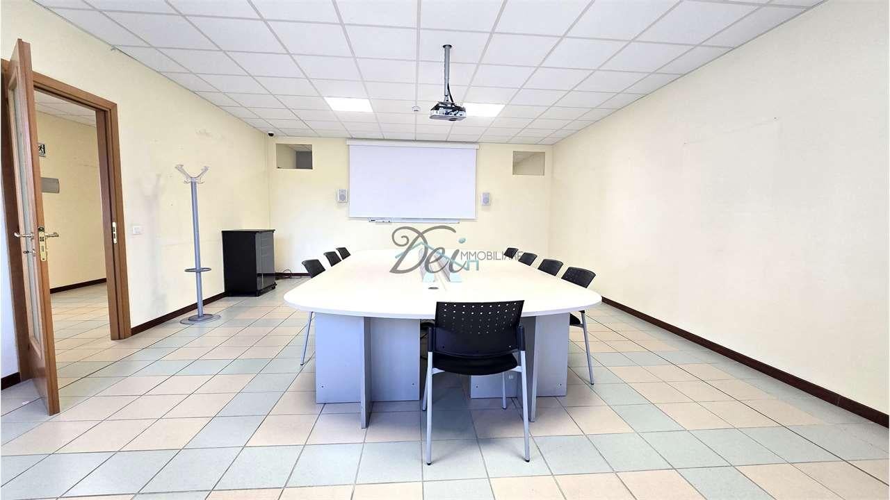 locale commerciale in affitto a Lucca in zona Sant'Anna