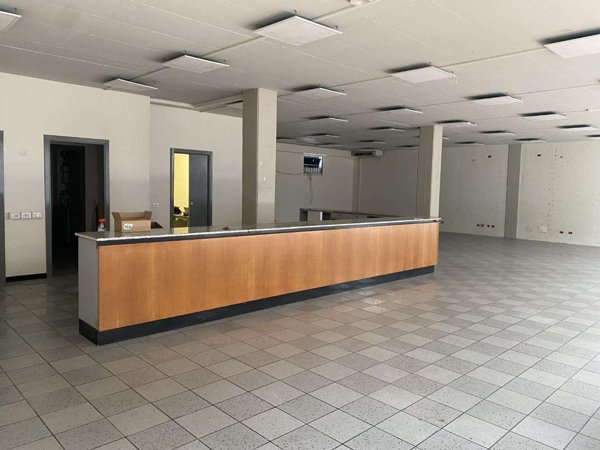 locale commerciale in affitto a Lucca in zona Sant'Anna