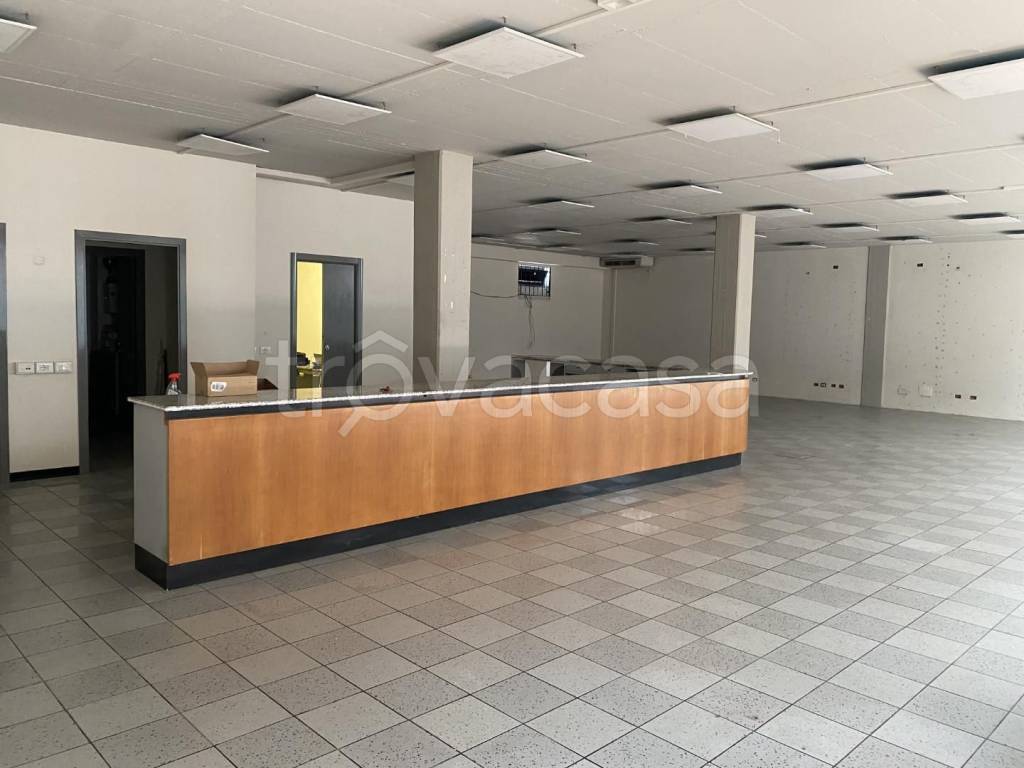 locale commerciale in affitto a Lucca in zona Sant'Anna