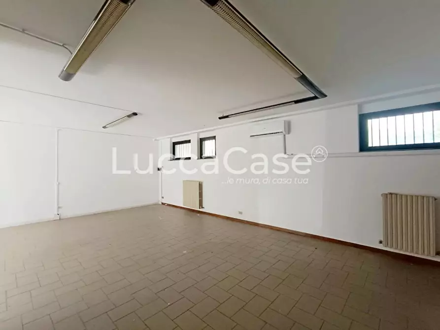 locale commerciale in affitto a Lucca in zona Centro Città