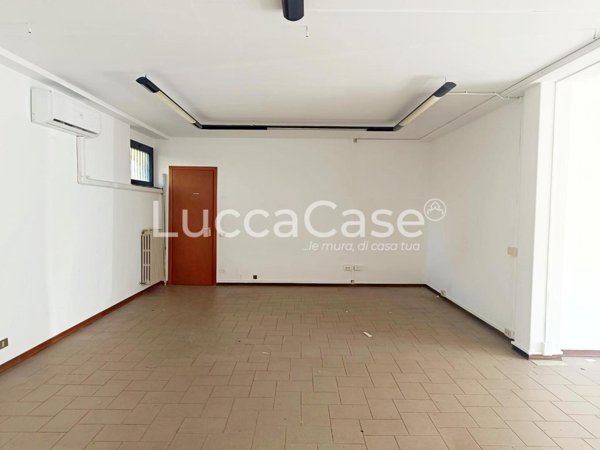 locale commerciale in affitto a Lucca in zona Centro Città