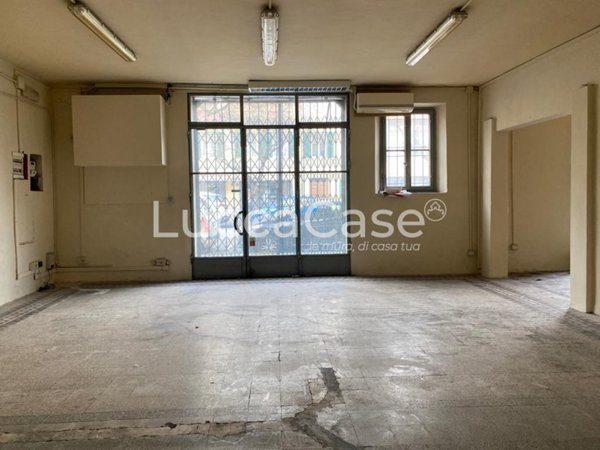 locale commerciale in affitto a Lucca in zona Centro Città