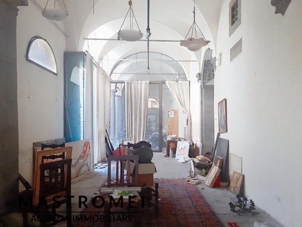 negozio in affitto a Lucca in zona Centro Città