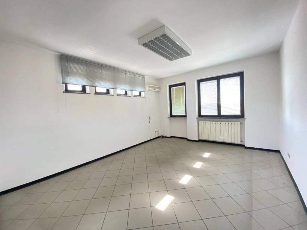 ufficio in affitto a Lucca in zona zona Antraccoli