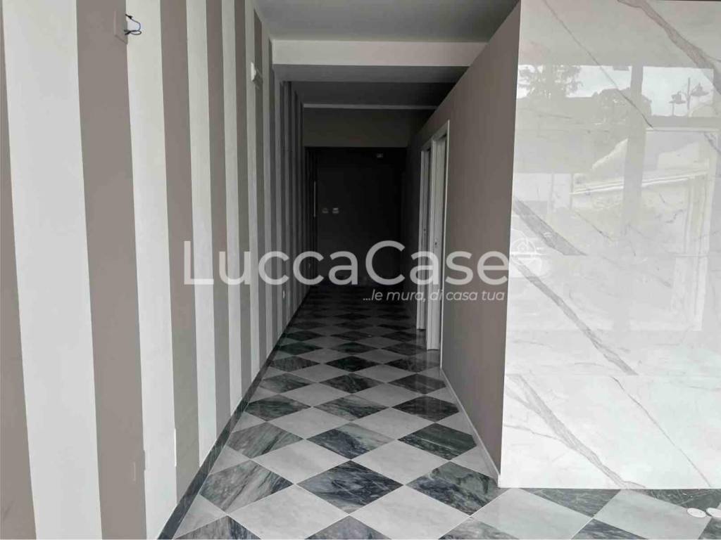 negozio in affitto a Lucca in zona San Pietro a Vico