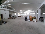 negozio in affitto a Lucca in zona Picciorana