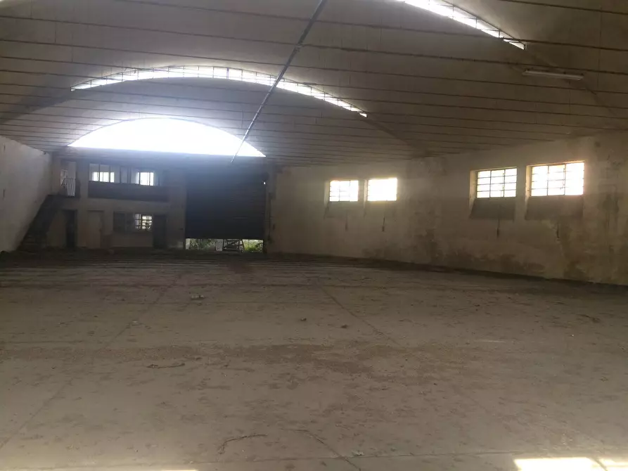 negozio in affitto a Lucca in zona Centro Città