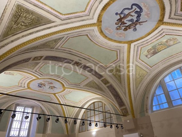 negozio in affitto a Lucca in zona Centro Città