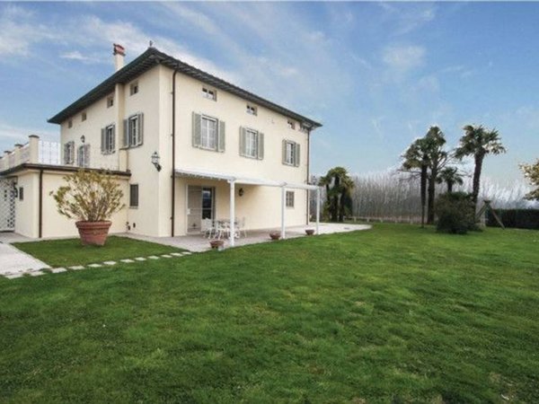 casa indipendente in affitto a Lucca in zona Mutigliano