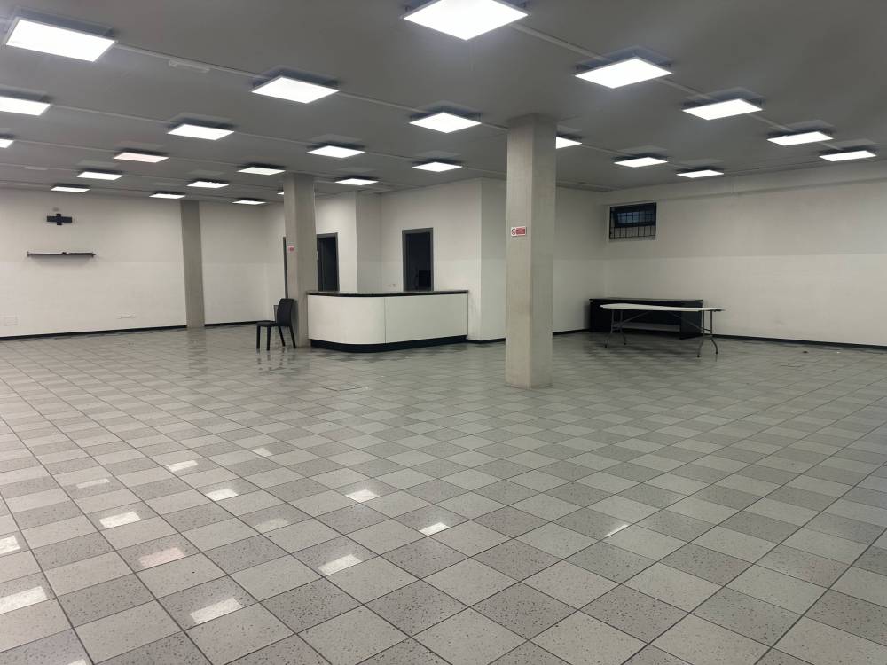 negozio in affitto a Lucca in zona Centro Città