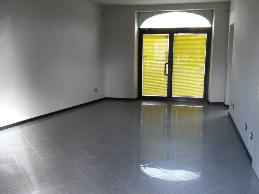 negozio in affitto a Lucca in zona Sant'Angelo in Campo