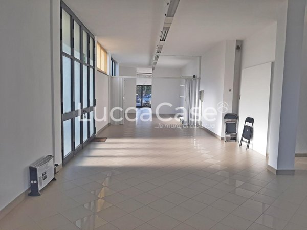 locale commerciale in affitto a Lucca in zona zona Arancio