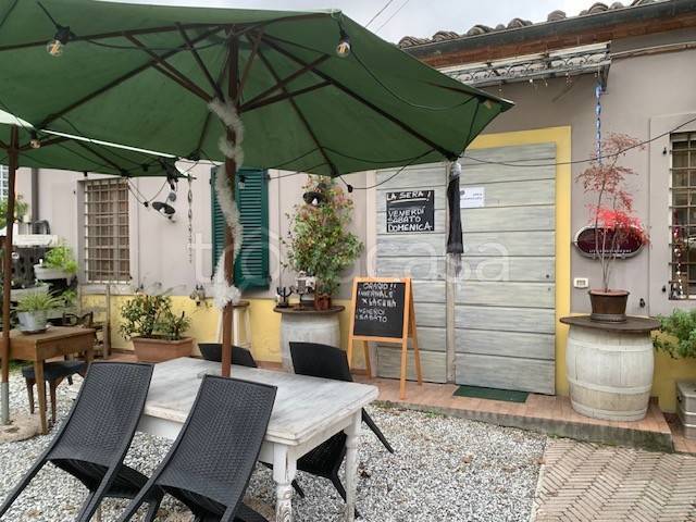 negozio in affitto a Lucca in zona Monte San Quirico