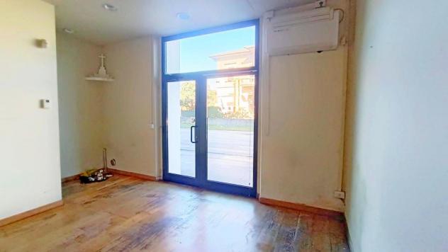 negozio in affitto a Lucca in zona Zona San Concordio