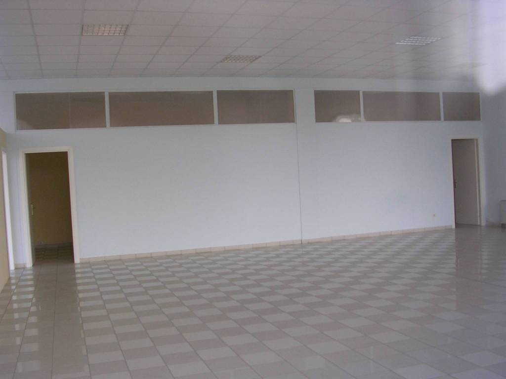 locale commerciale in affitto a Lucca in zona Sant'Anna