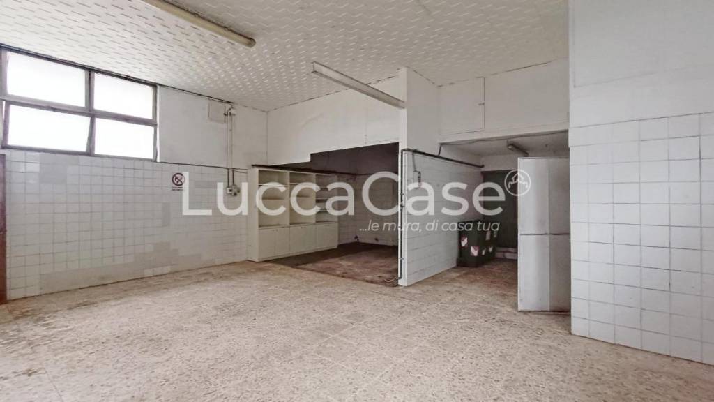 locale commerciale in affitto a Lucca in zona Ponte San Pietro