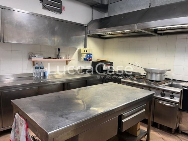 locale commerciale in affitto a Lucca in zona Centro Città