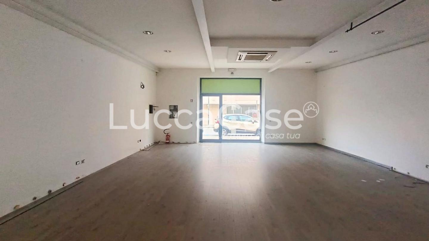 locale commerciale in affitto a Lucca in zona Centro Città