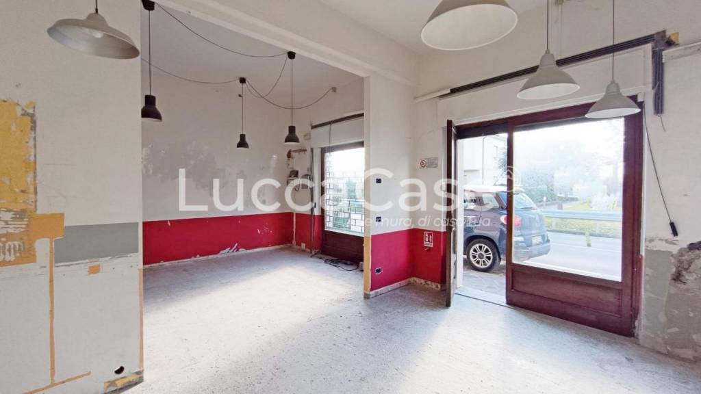 negozio in affitto a Lucca in zona zona San Filippo