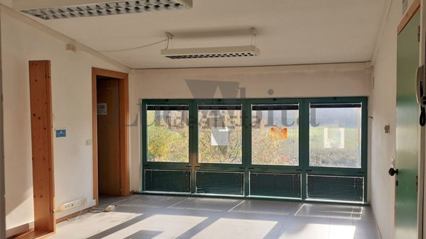 ufficio in affitto a Lucca in zona zona San Marco