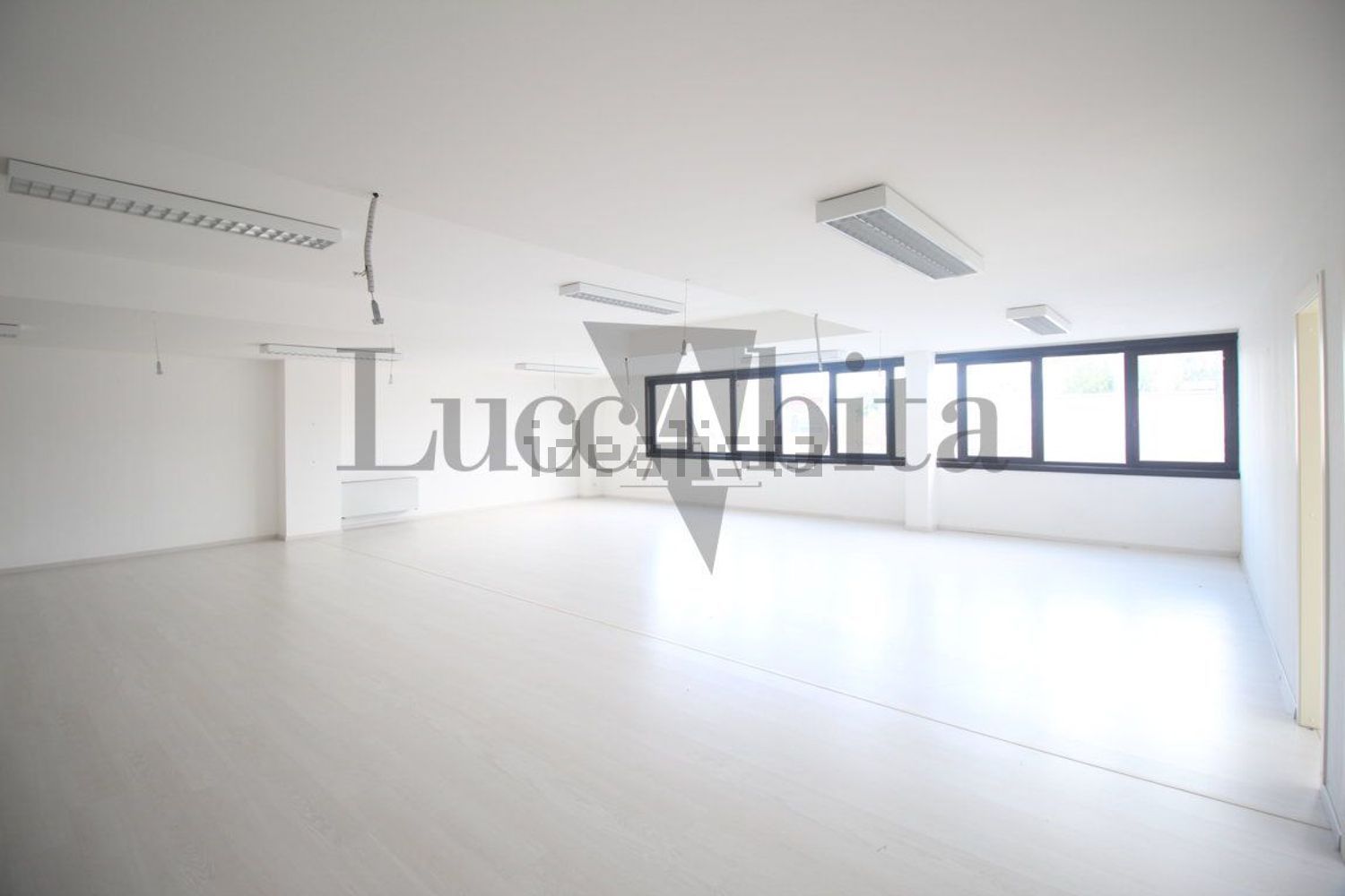 ufficio in affitto a Lucca in zona zona Arancio