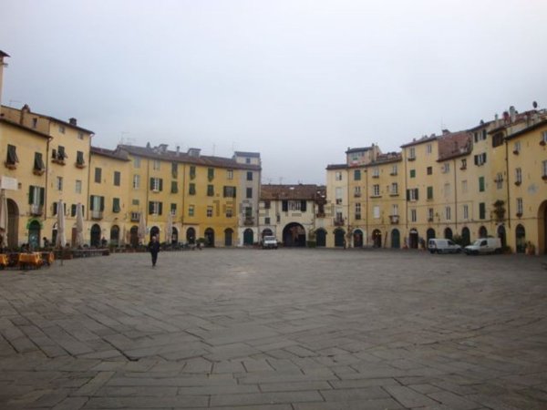 trivano in affitto a Lucca in zona Centro Città