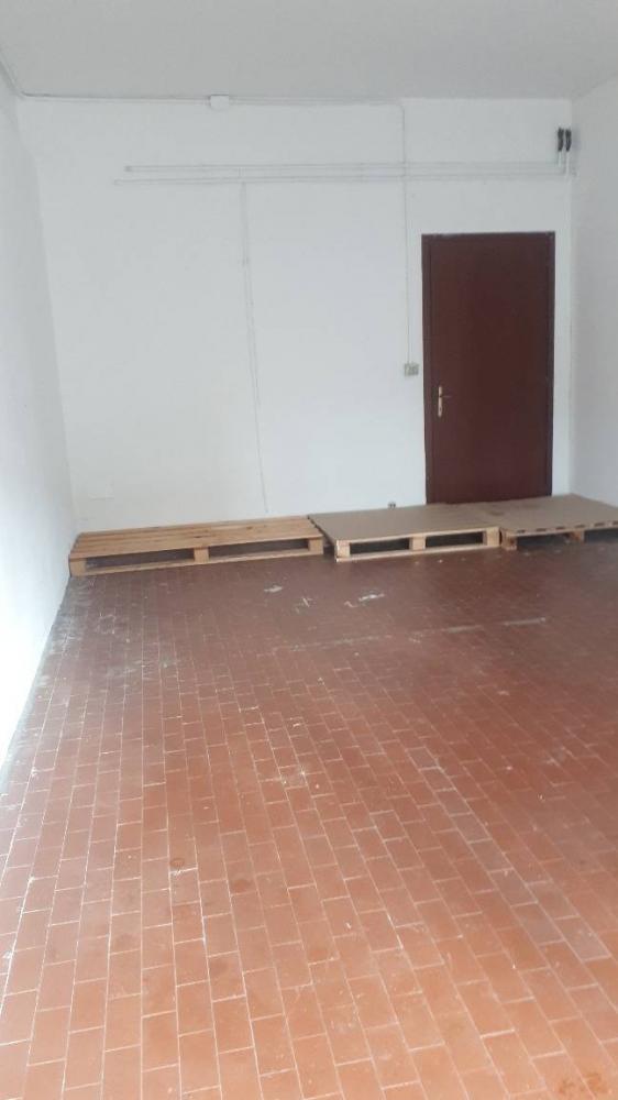 locale di sgombero in affitto a Lucca in zona Centro Città